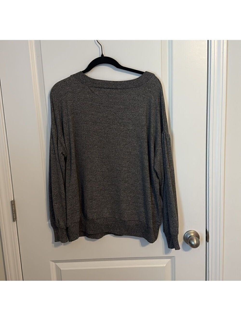 Time and Tru Gray Hacci Wrap Sweater Top V-Neck Long Sleeve Size Large - Picture 9 of 9